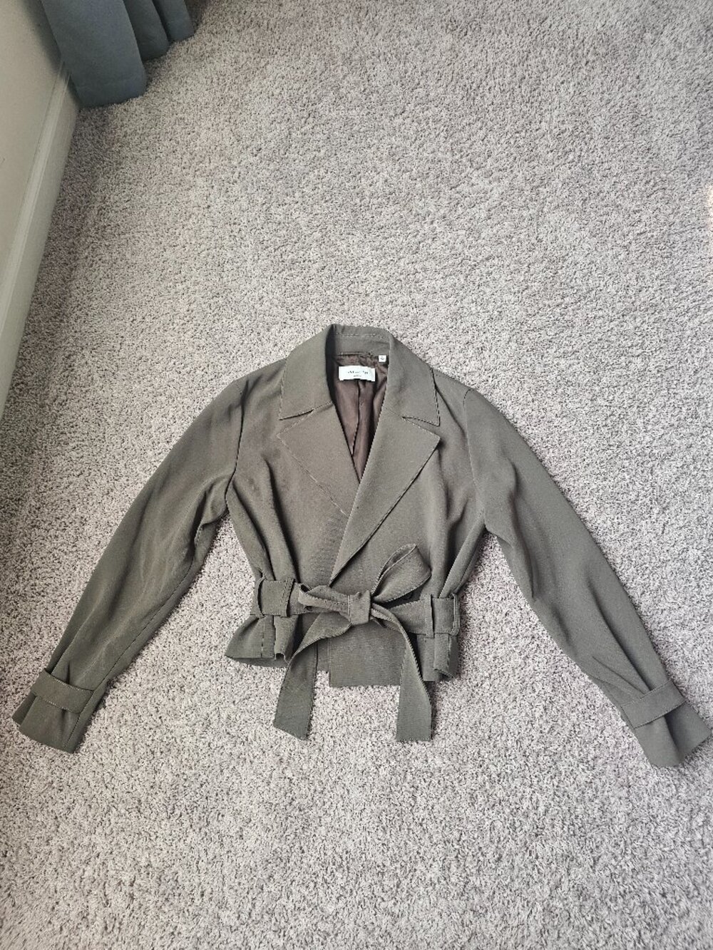 Aritzia Babaton Postage Trench Coat in Green size small